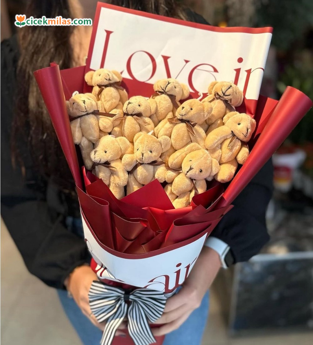 Kırmızı Buket Kağıdında 10 Adet Ayıcık Buketi